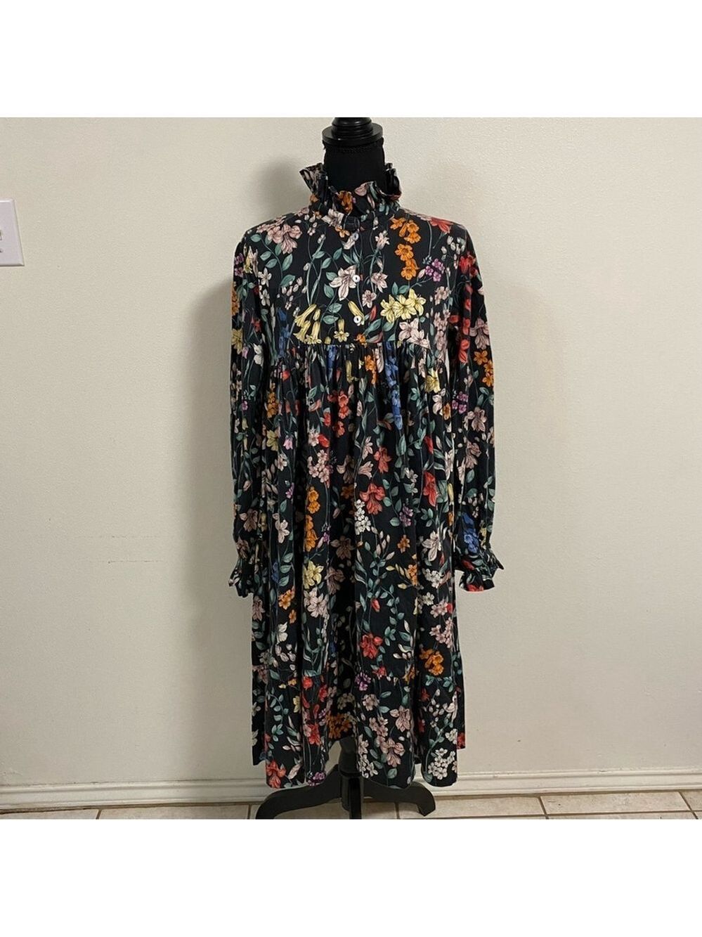 Christina Rohde Dress Women's Size Small Black Floral Ruffle MIDI Dress